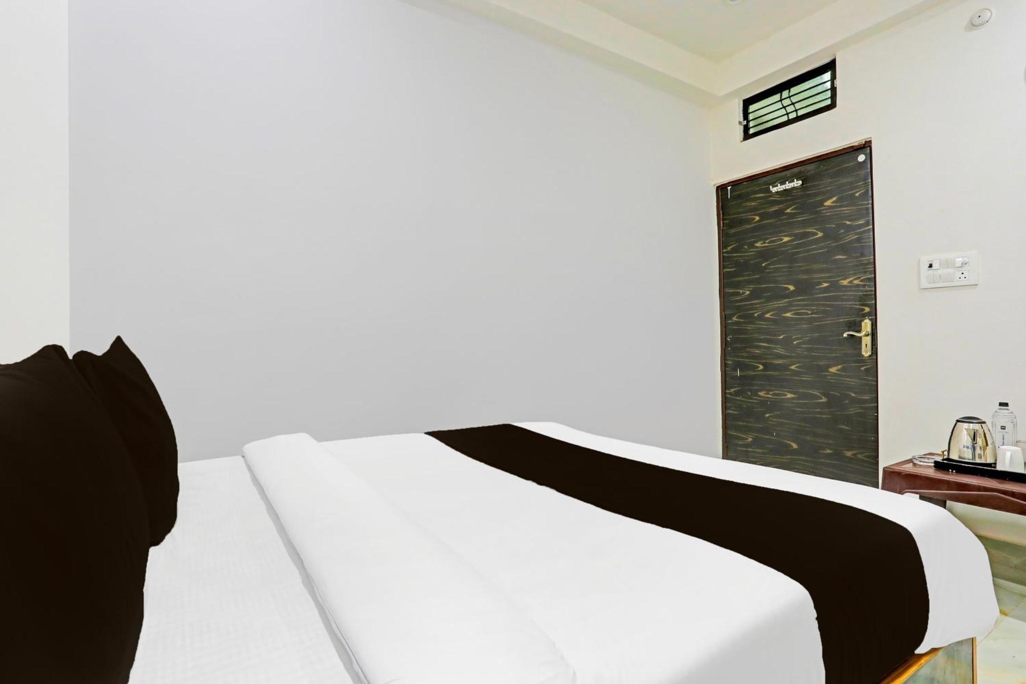 Hotel O The Maruti Paying Guest House 瓦拉纳西 外观 照片
