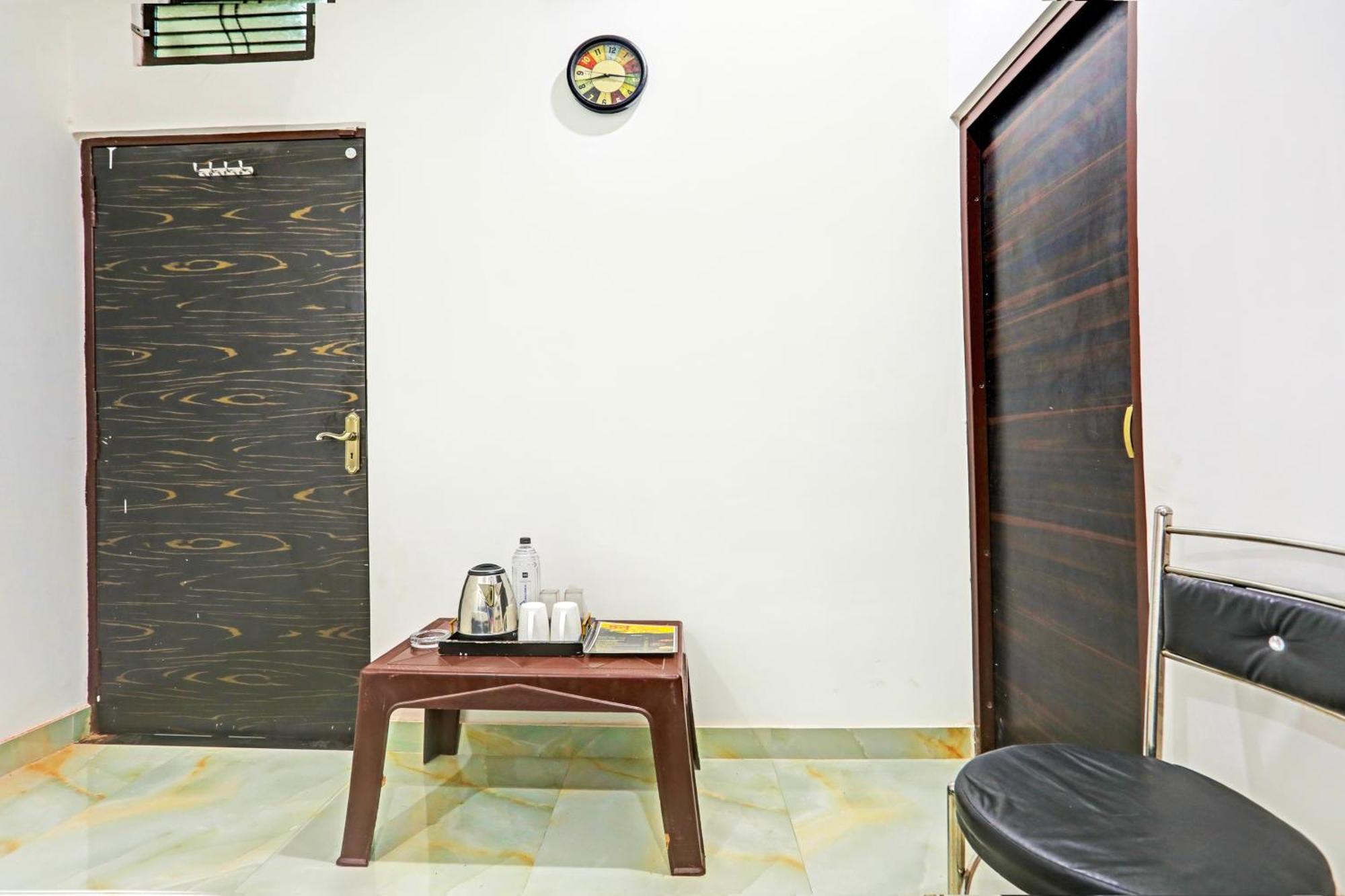 Hotel O The Maruti Paying Guest House 瓦拉纳西 外观 照片