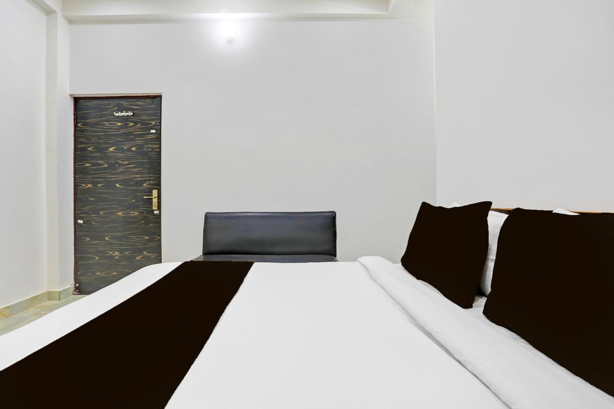 Hotel O The Maruti Paying Guest House 瓦拉纳西 外观 照片